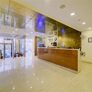 4* Отель Hotel D-Capitol Plaza New Delhi Airport